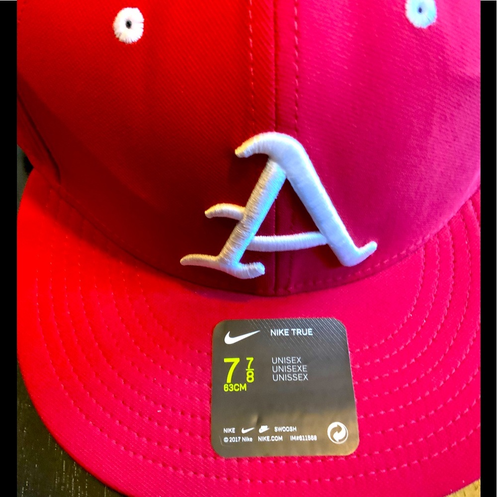 NWT Nike fitted Arkansas hat